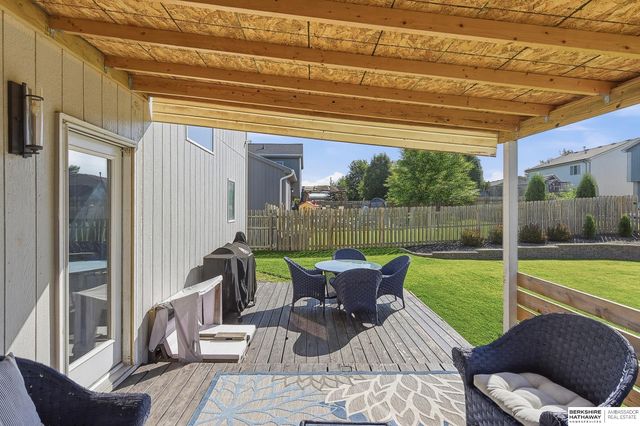 18047 Sunridge Street, Omaha, NE 68136