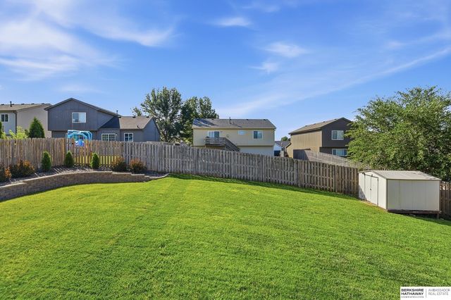 18047 Sunridge Street, Omaha, NE 68136