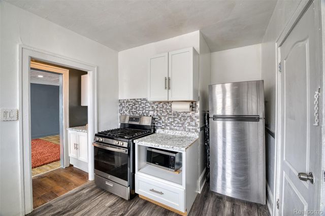 8770 Dexter Avenue, Detroit, MI 48206