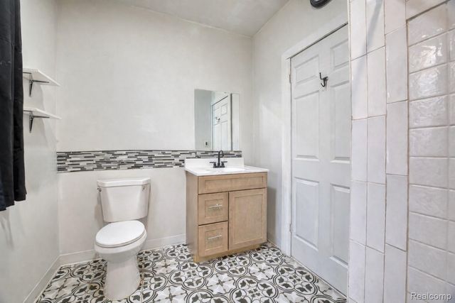 8770 Dexter Avenue, Detroit, MI 48206