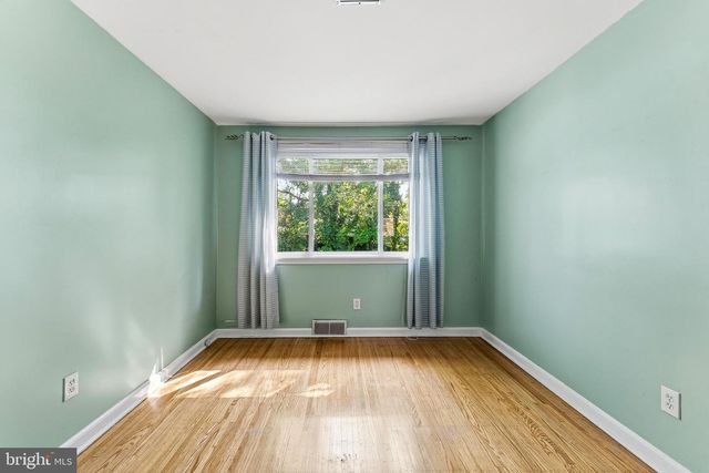 615 W BROWNING RD, Oaklyn, NJ 08107