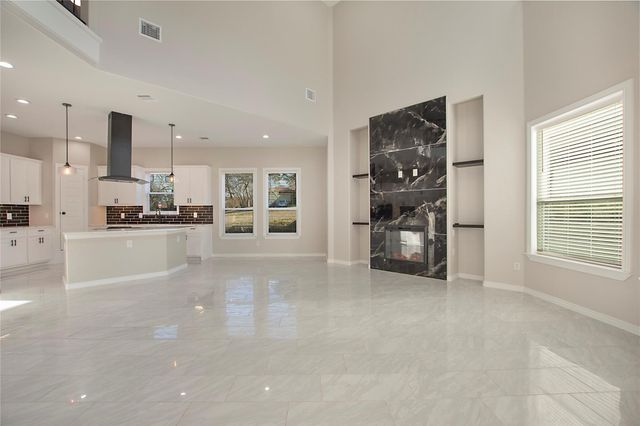 702 Linkcrest Drive, Duncanville, TX 75137