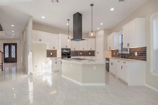 702 Linkcrest Drive, Duncanville, TX 75137
