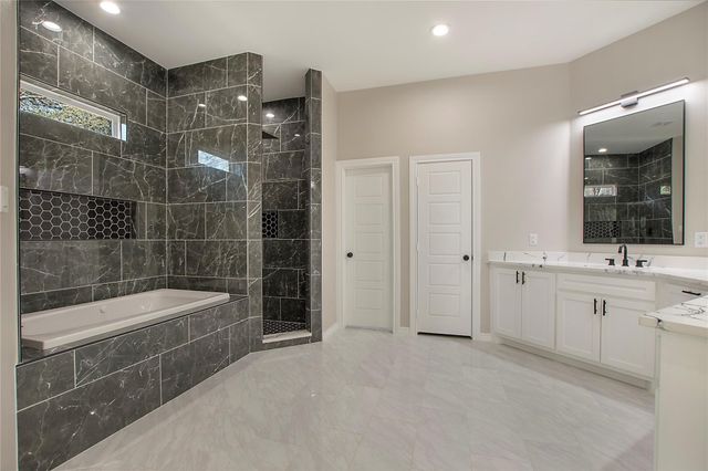702 Linkcrest Drive, Duncanville, TX 75137