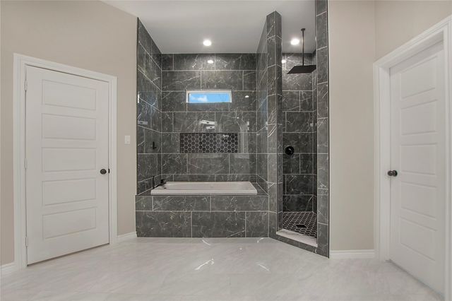 702 Linkcrest Drive, Duncanville, TX 75137