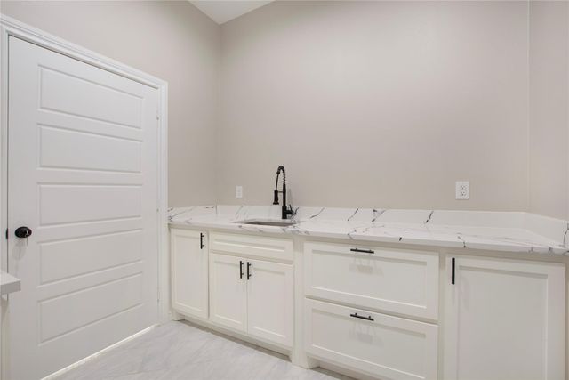 702 Linkcrest Drive, Duncanville, TX 75137