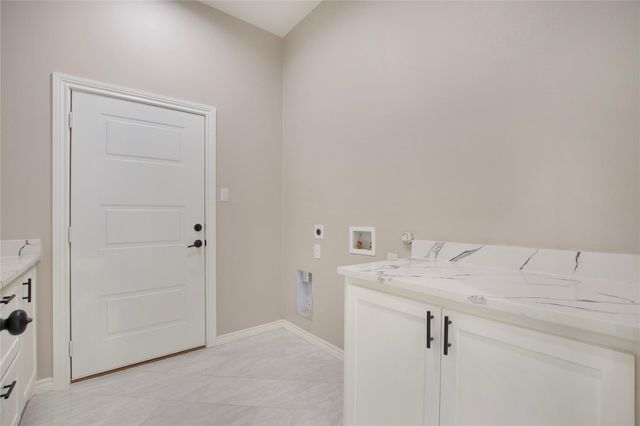 702 Linkcrest Drive, Duncanville, TX 75137