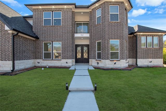 702 Linkcrest Drive, Duncanville, TX 75137