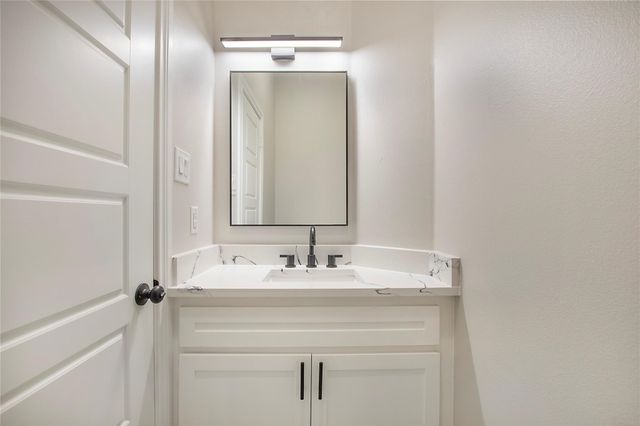 702 Linkcrest Drive, Duncanville, TX 75137