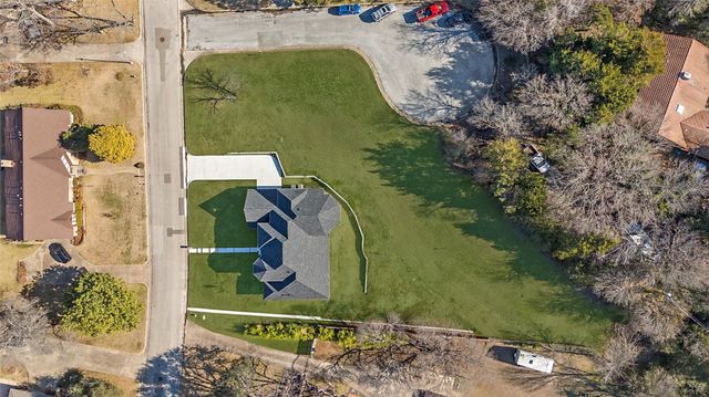 702 Linkcrest Drive, Duncanville, TX 75137