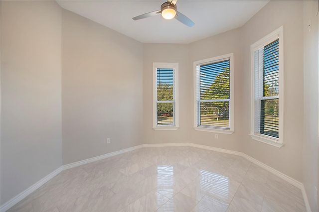 702 Linkcrest Drive, Duncanville, TX 75137