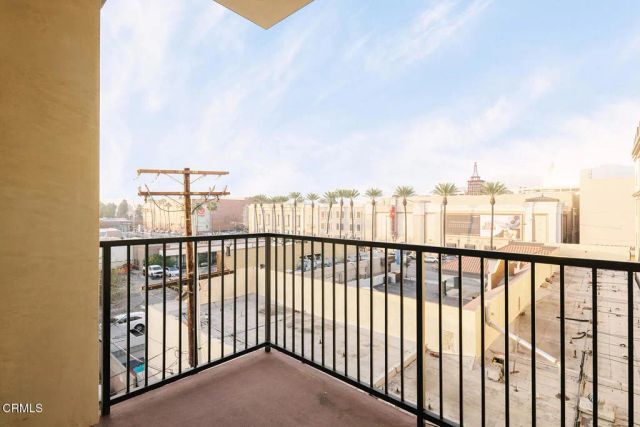 124 W Colorado Street 404, Glendale, CA 91204