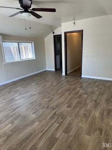 107 Plymouth Avenue, Bakersfield, CA 93308