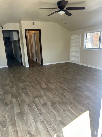 107 Plymouth Avenue, Bakersfield, CA 93308