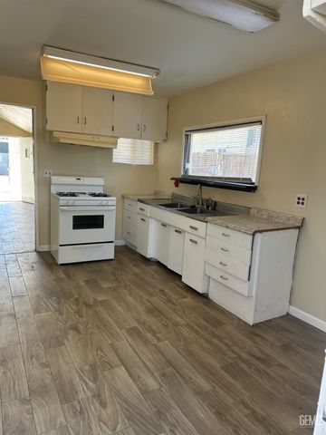 107 Plymouth Avenue, Bakersfield, CA 93308