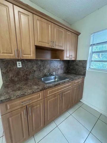 633 NW 15th Terrace, Fort Lauderdale, FL 33311