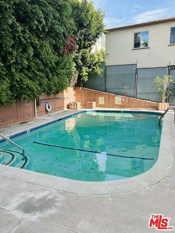 540 Kelton Avenue 402, Los Angeles, CA 90024