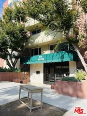 540 Kelton Avenue 402, Los Angeles, CA 90024