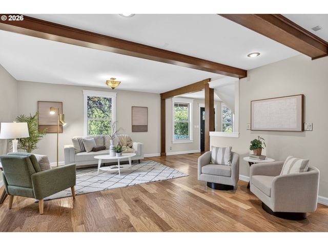 8 Sw ALICE St, Portland, OR 97219