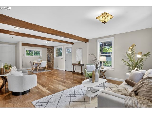 8 Sw ALICE St, Portland, OR 97219