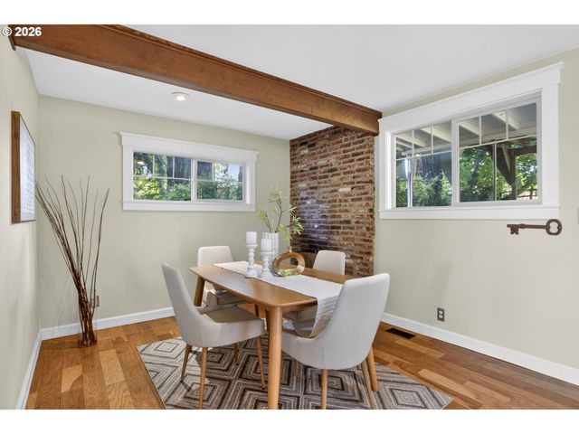 8 Sw ALICE St, Portland, OR 97219