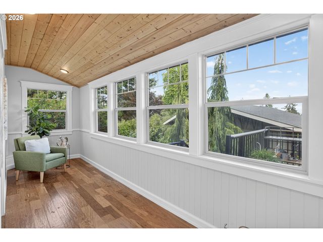 8 Sw ALICE St, Portland, OR 97219