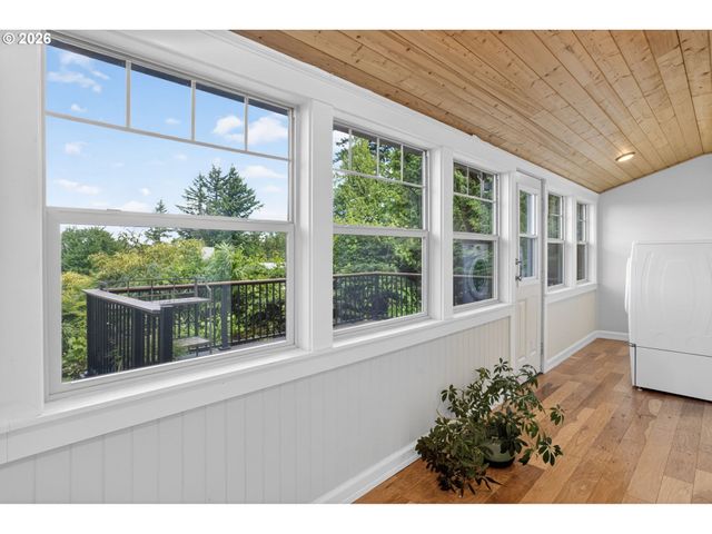 8 Sw ALICE St, Portland, OR 97219