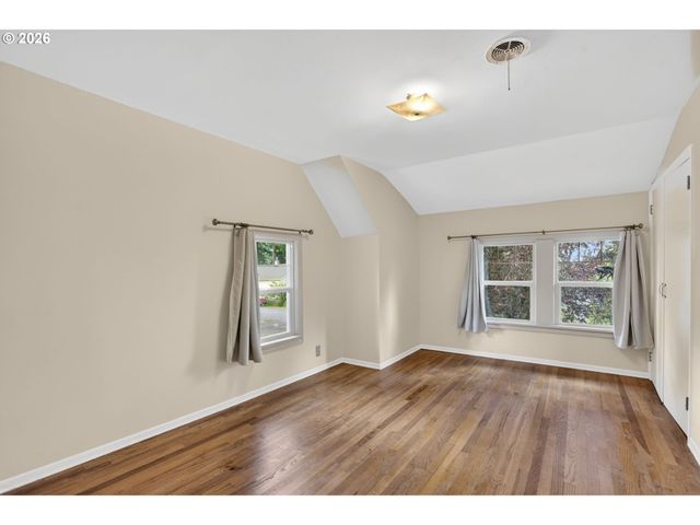 8 Sw ALICE St, Portland, OR 97219