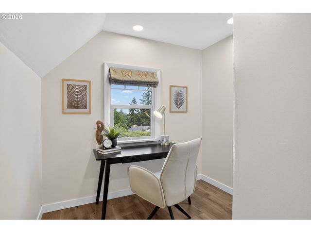 8 Sw ALICE St, Portland, OR 97219