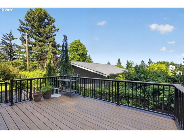 8 Sw ALICE St, Portland, OR 97219