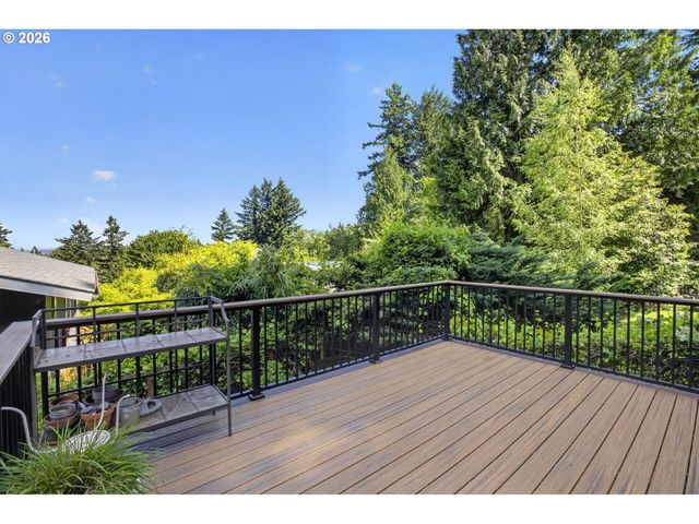 8 Sw ALICE St, Portland, OR 97219
