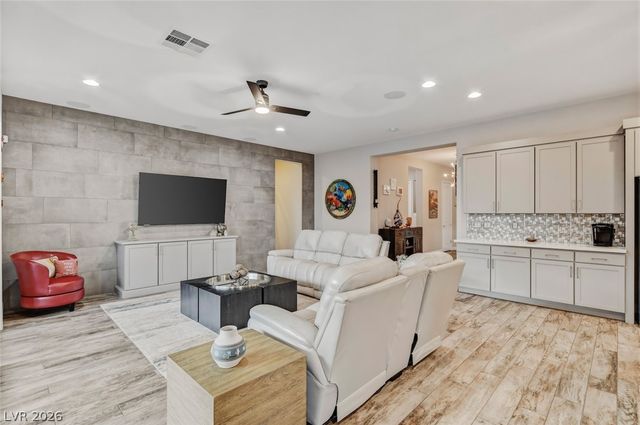 7303 Durand Park Street, Las Vegas, NV 89166
