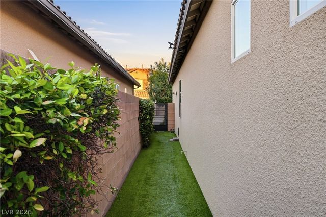 7303 Durand Park Street, Las Vegas, NV 89166
