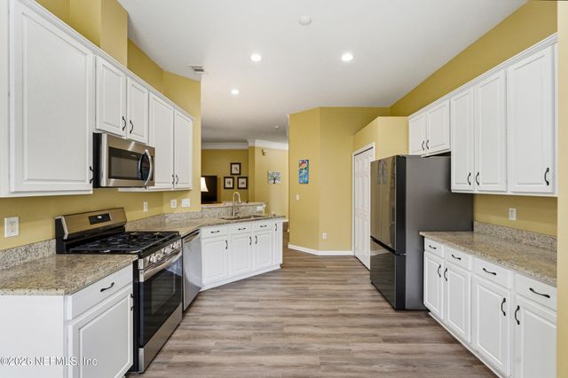 6448 GINNIE SPRINGS Road, Jacksonville, FL 32258