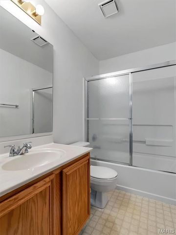 3957 Grand National Drive, Florissant, MO 63034