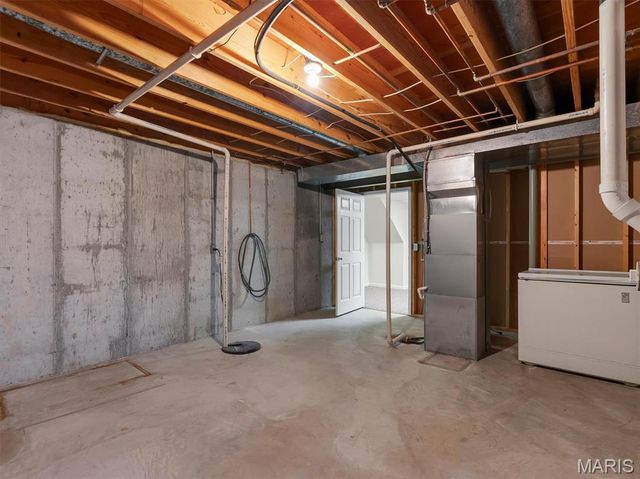 3957 Grand National Drive, Florissant, MO 63034