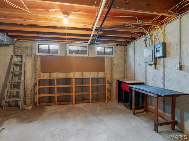 3957 Grand National Drive, Florissant, MO 63034