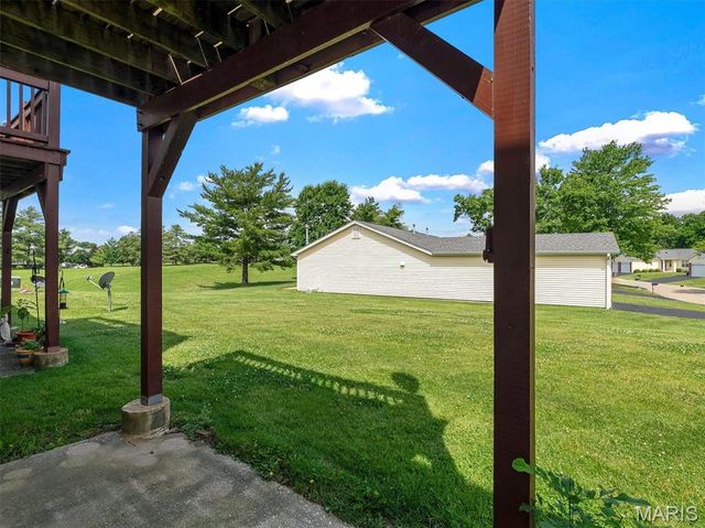 3957 Grand National Drive, Florissant, MO 63034