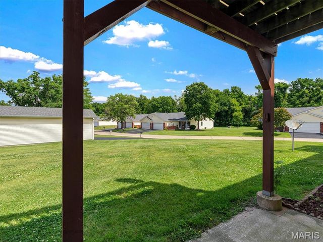 3957 Grand National Drive, Florissant, MO 63034