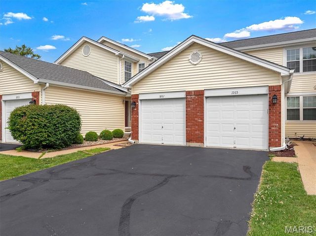 3957 Grand National Drive, Florissant, MO 63034