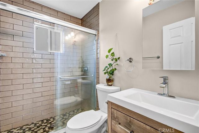 6051 Pickering, Whittier, CA 90601