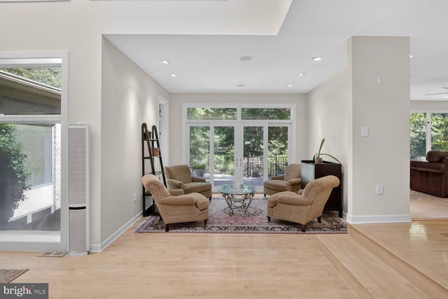 10801 BALANTRE LN, Potomac, MD 20854