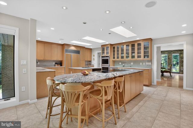 10801 BALANTRE LN, Potomac, MD 20854