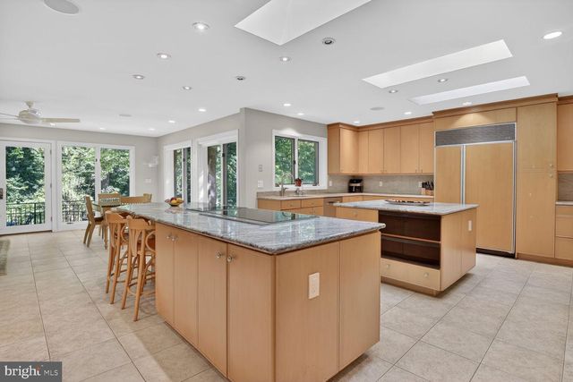 10801 BALANTRE LN, Potomac, MD 20854