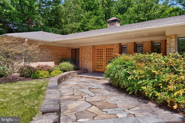10801 BALANTRE LN, Potomac, MD 20854