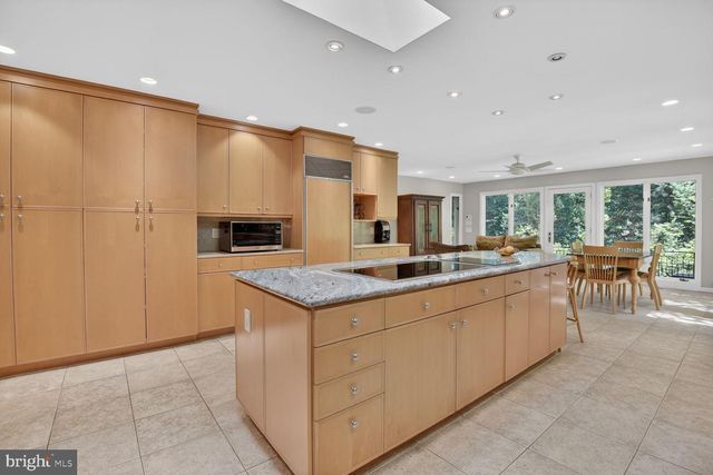10801 BALANTRE LN, Potomac, MD 20854