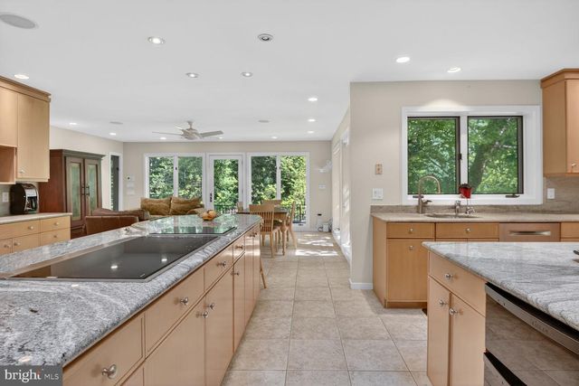 10801 BALANTRE LN, Potomac, MD 20854