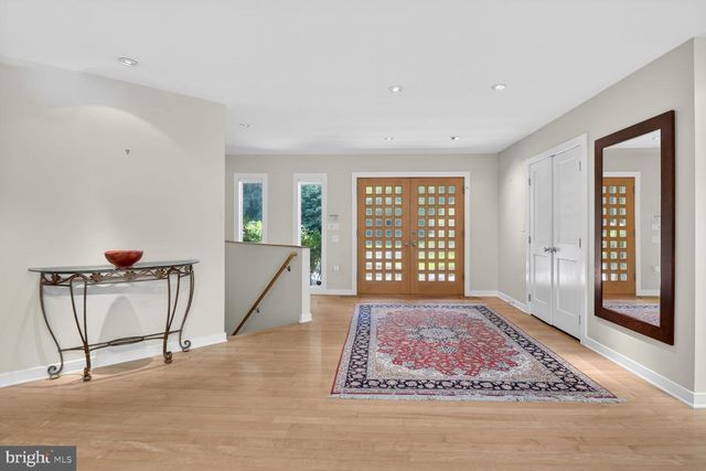 10801 BALANTRE LN, Potomac, MD 20854