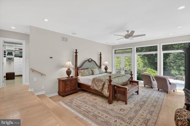 10801 BALANTRE LN, Potomac, MD 20854
