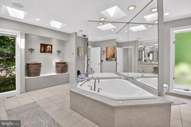 10801 BALANTRE LN, Potomac, MD 20854